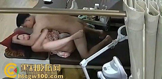 美容院巨乳老板娘和情夫在店里偷情，丈夫发现将视频愤怒爆光,奶子是真的大   场面刺激劲爆！！-10