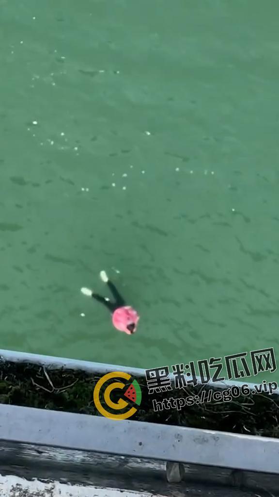 四川南充男子跳水勇救轻生女子 最终女子获救 男子因江水湍急体力不支 丧命于此 现场打捞视频曝光-1