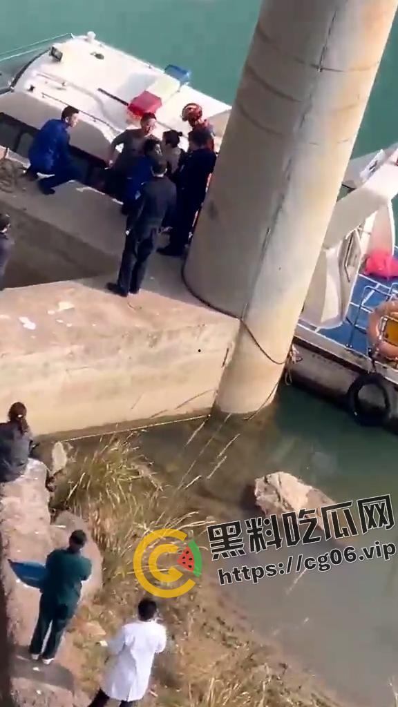 四川南充男子跳水勇救轻生女子 最终女子获救 男子因江水湍急体力不支 丧命于此 现场打捞视频曝光-4